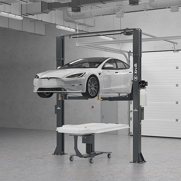 Подъемник мобильный для обслуживания АКБ электромобилей