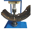 Гидравлический стенд для расклепки тормозных накладок